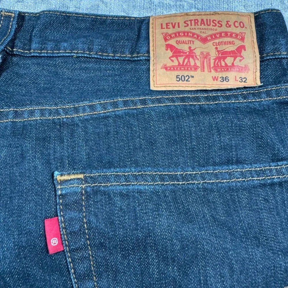 Levi's 502 Regular Taper Jeans Mens 36x32 Dark Wash Blue Denim Casual 29507-0000
